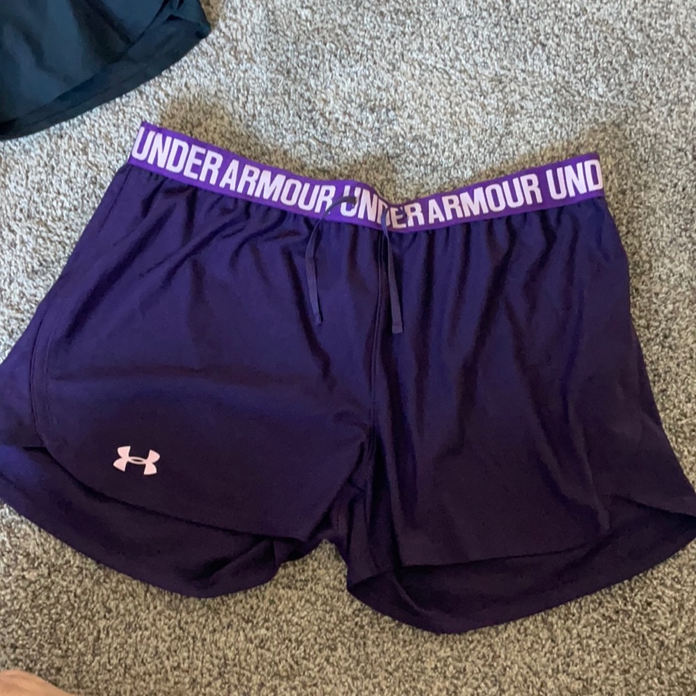 UnderArmor shorts size L
